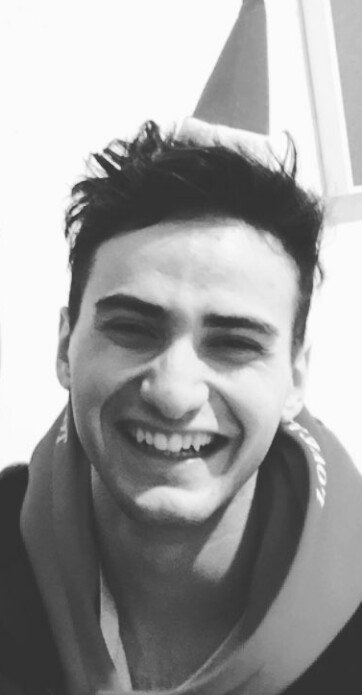 cengizalsource's tweet photo. Buongiorno 💛

@cengiz_al #cengizal #skam #skamseason4 https://t.co/BhNr2nHRGr