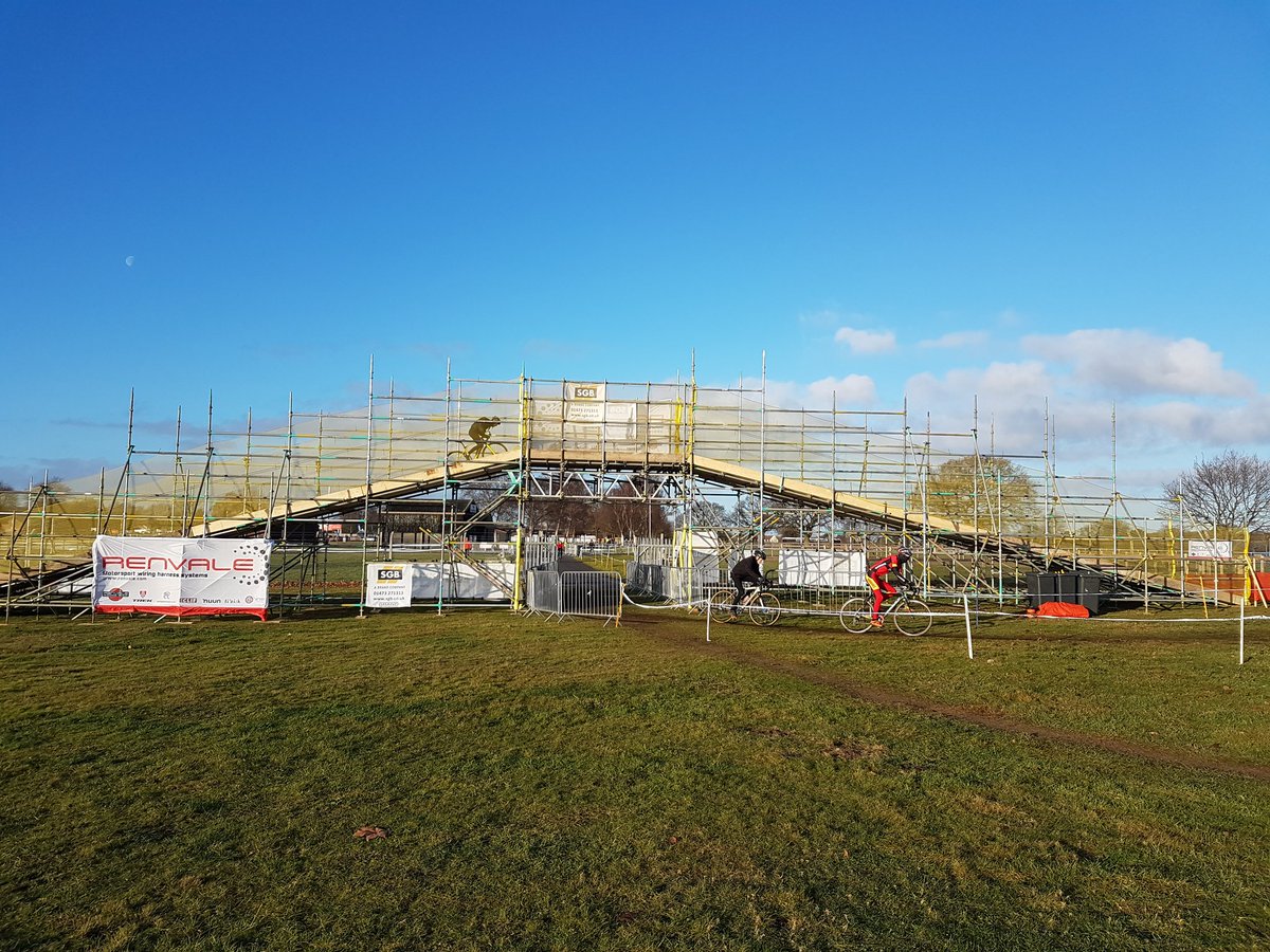 FinelyTunedRide's tweet photo. In Ipswich for last round of Nat cyclocross &amp; there is a massive bridge euro style! https://t.co/loEQguwZbC