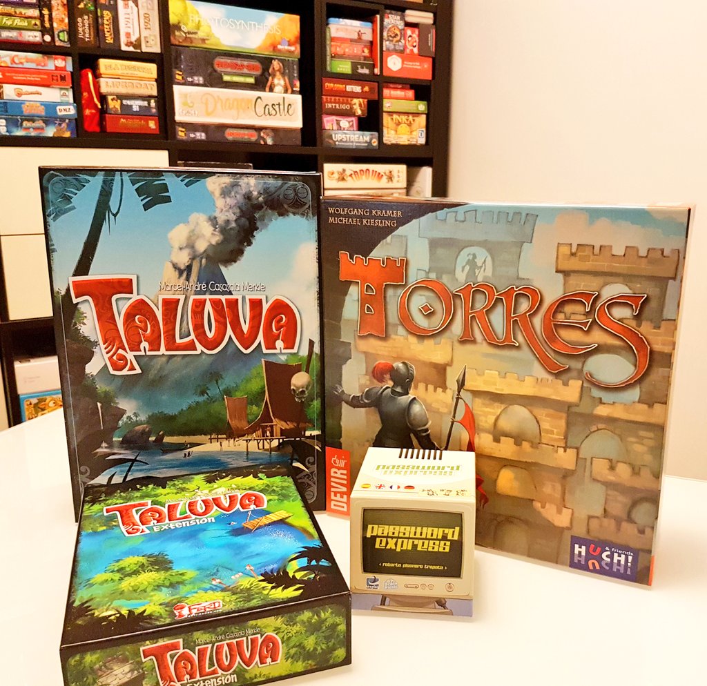 eloipujadas's tweet photo. Parece que los reyes me han visto prototipear en 3 dimensiones con losetas este pasado año #Uxmal quizá por eso me han regalado el #Torres y el #Taluva. Y para cerrar el lote, el frenético #PasswordExpress de @Loopingames los mejores reyes! #Reis2018 https://t.co/jtqR0BFQWX