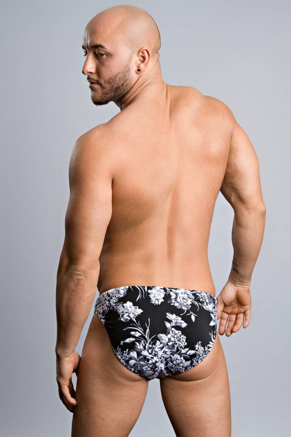 deadgoodundies's tweet photo. Black and white patterns never fail in male swimmers. Always stylish, trendy and sexy. https://t.co/ovCTAb6wgi #deadgoodundies #dgu #hom #swimshorts #microbrief https://t.co/mx0my34KaT