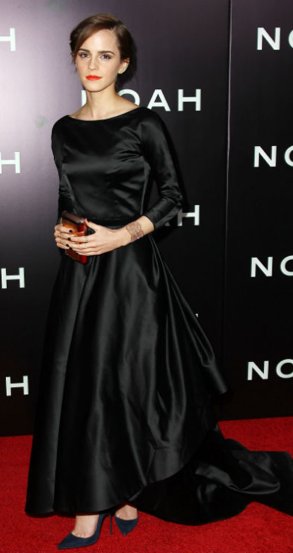 _modisme_'s tweet photo. The Golden Globes Little Black Dress Protest. Find out more 👉  https://t.co/7V3XmlQfOY #Women4Women #WomenEmpowerment #GoldenGlobes2018 #GoldenGlobes #fashionblog #blackdress #modestfashion https://t.co/xc26mDDpsY