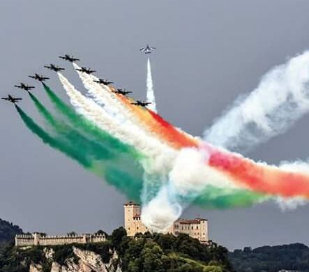 #7gennaio #FestaDelTricolore

Spettacolari quelli dipinti in cielo dalle nostre #FrecceTricolori!
✈✈✈✈✈✈✈✈✈✈👍

Buon #Tricolore a tutti!!!