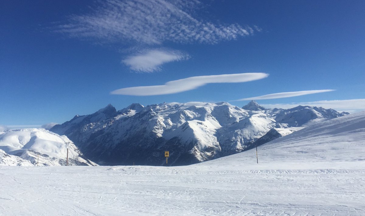 allinthecloud's tweet photo. Beautiful day in the mountains yesterday @alpedhuez https://t.co/34unvteUeH