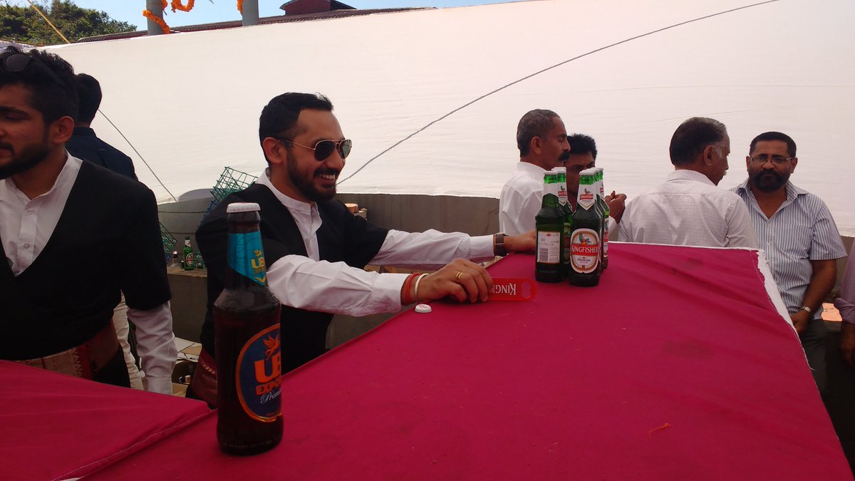 aiyappakd's tweet photo. The most preferred brand at #coorgweddings @kingfisherworld #ubexport #kingfisher https://t.co/L6ClGGN2Cb