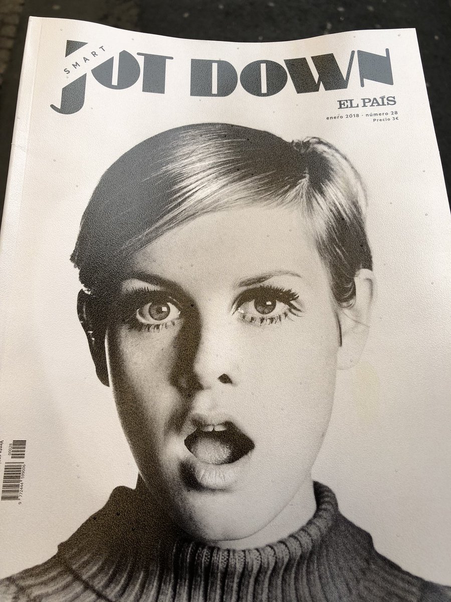 alejandrosantos's tweet photo. “De la infancia que se muere. De la ingenuidad feliz y perpleja, sacrificada en el altar de la madurez”, versa el cierre de @JotDownSpain #Smart28 por @mrtfernandez. Especialmente indicado para un día como hoy, cuando las luces agonizan ante las rebajas. https://t.co/J1KEAKeIA1