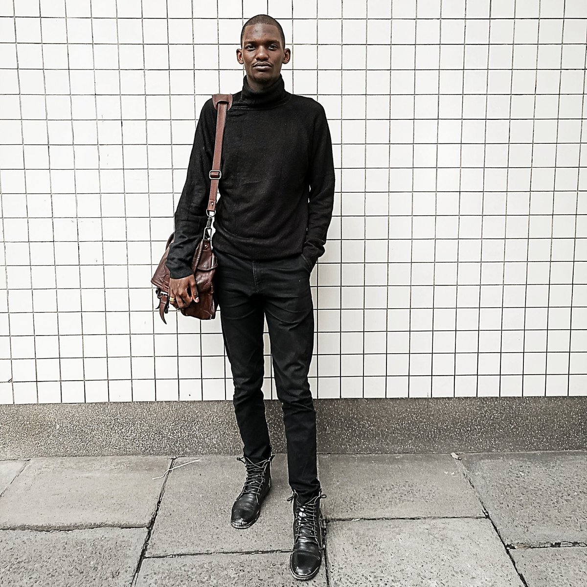 stylefeature_ke's tweet photo. "We wear black to stand in solidarity with our sisters(everyone) and to say time's up on this imbalance of power and the abuses that come with it, regardless of what industry you work in."
#TimesUp #WhyWeWearBlack https://t.co/xkFBQuN5Vt