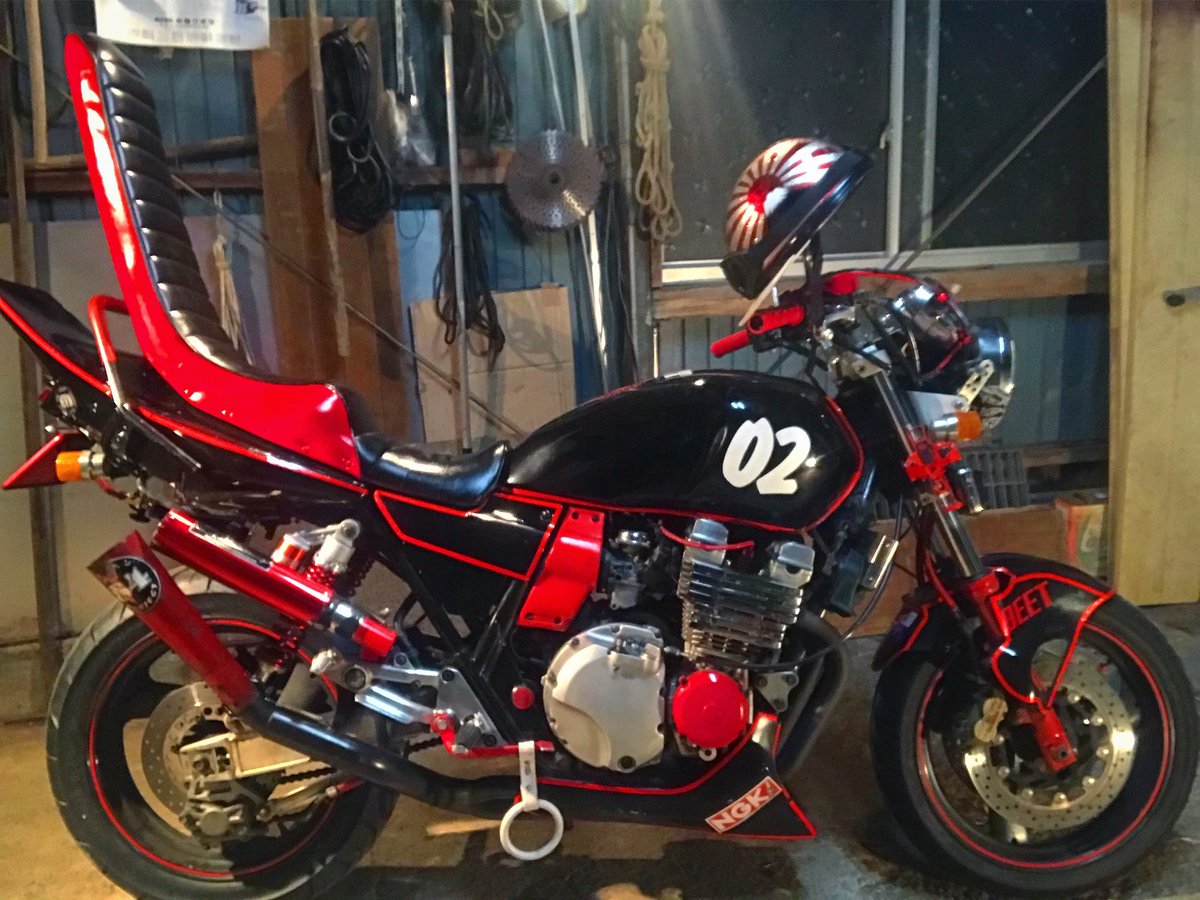 CBX400F  ３段シート　黒赤