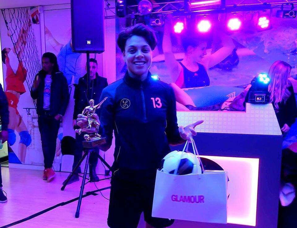 LadiesFutsal14's tweet photo. ➵⚽🎶❤︎ 

Terugkijken op 'n mooi vrouwenzaalvoetbal feestje ...
5th | The LPSTCK Music Edition 👄🎶💄

Mooie wedstrijden met dé uiteindelijke finale tussen FC Stien (Amsterdam) en SSS Klaaswaal: 1-2

Beste Speelster: Stef Valk
Talent: Laura Vierhout
Keepster: Agnita Nouwen https://t.co/DrDMlwBZkP