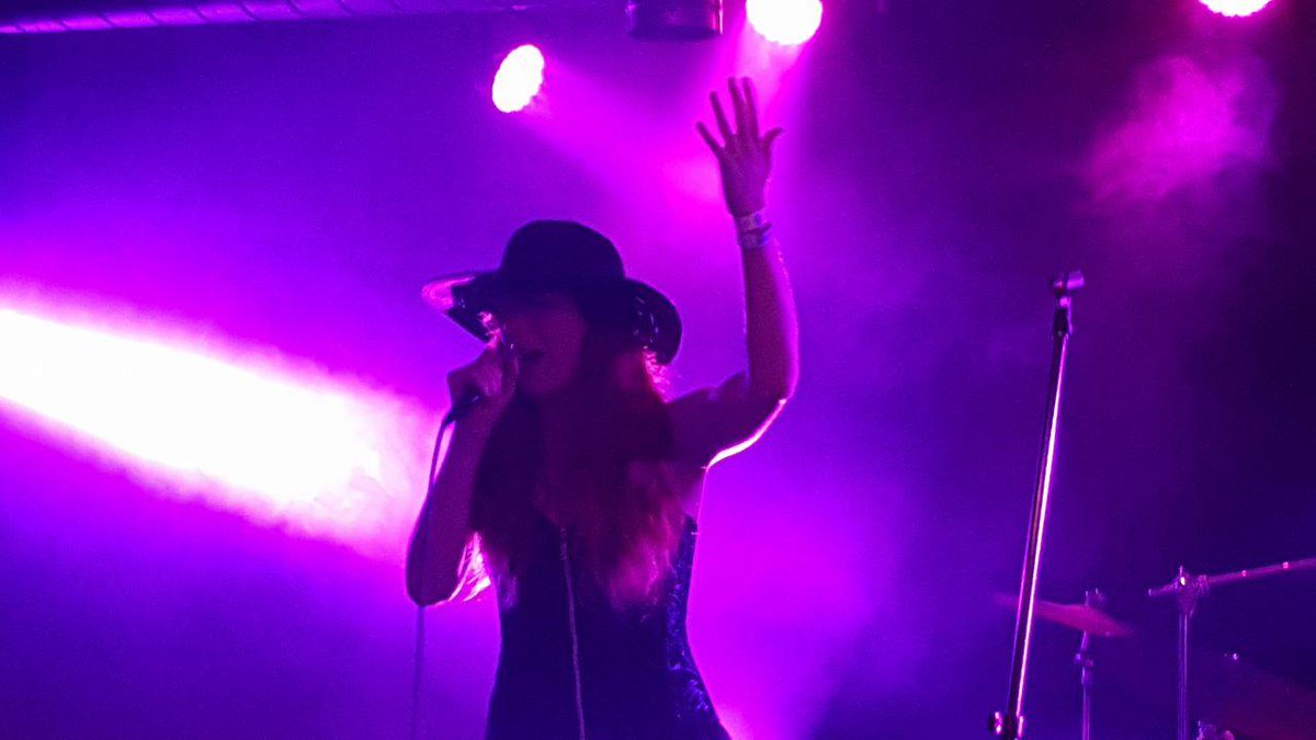 oddsfishmusic's tweet photo. "Put your hands up!" Or out! Or wherever... seemingly, according to @ponchomeg's pictures, you can only truly feel the music with your arms stretched out in some kind of dramatic way. 😜 Try it. It feels good... real good. 😉 #oddsfish #stagemoves #livemusic #Pictures #arms https://t.co/nO6Qj3EjG8