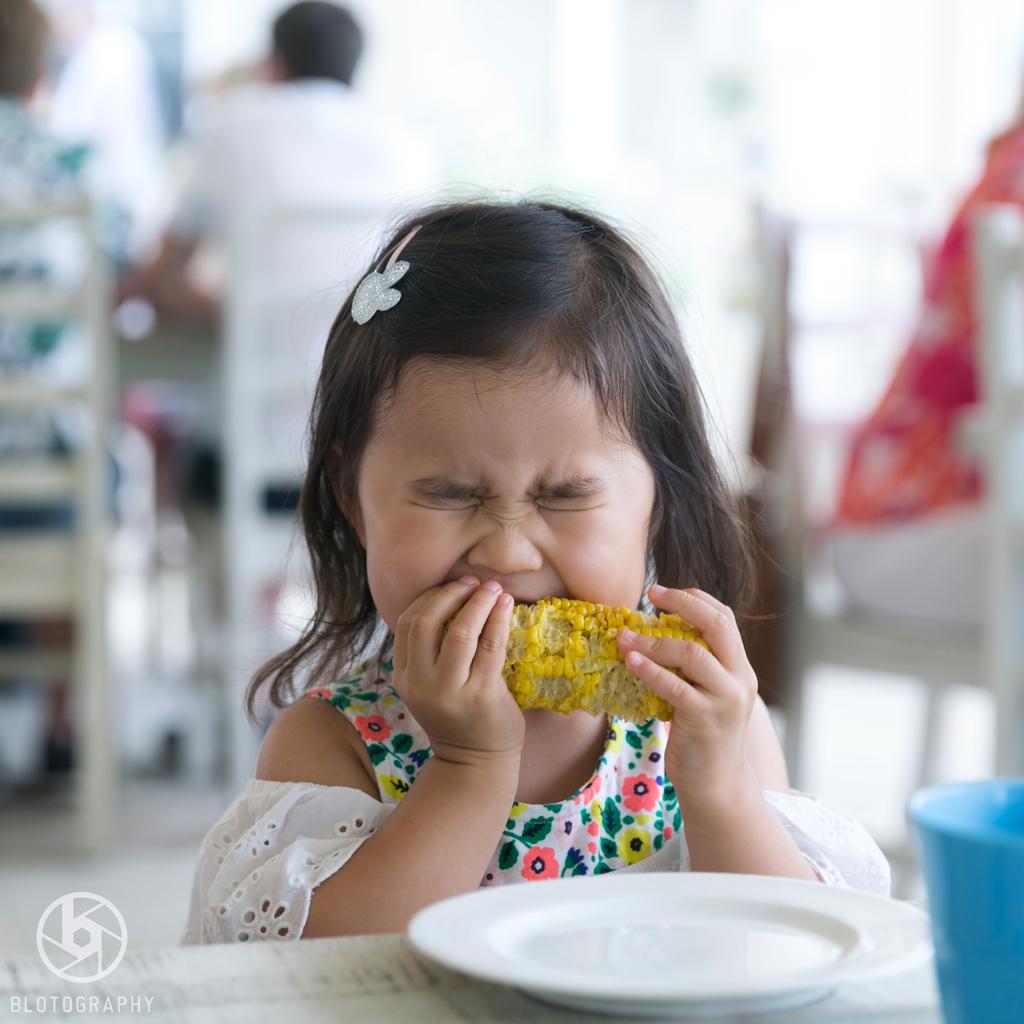 blotography's tweet photo. My muse thoroughly enjoying her 🌽 #blotography #winery #birthdaylunch #musekitchen #birthdaytrip #mymuse #corn #weekendgetaway #thegoodlife #beautifulworld #roadtrip #huntervalley #Australia #worldtraveller #sydneyphotographer #travelphotography #canonaustralia https://t.co/3g0QBfYfsb