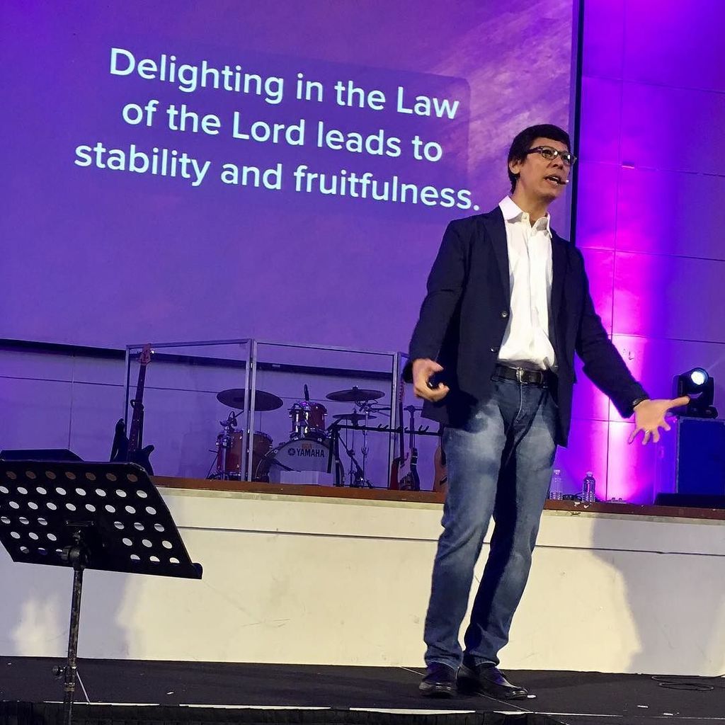 danharder's tweet photo. Psalm 1 #WordView https://t.co/0YzYxuG1Td https://t.co/pO7McGAbTk