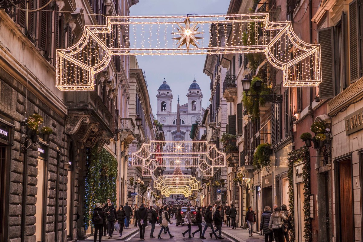 dcq_italia's tweet photo. #7gennaio #7jan2018 is the last day of Christmas decorations in #Rome. It has been a fantastic period ๐๐.... however we are already preparing for #Carnival2018 ๐ #Italy #dcqitalia #Italia https://t.co/fHQL4cw2Bm