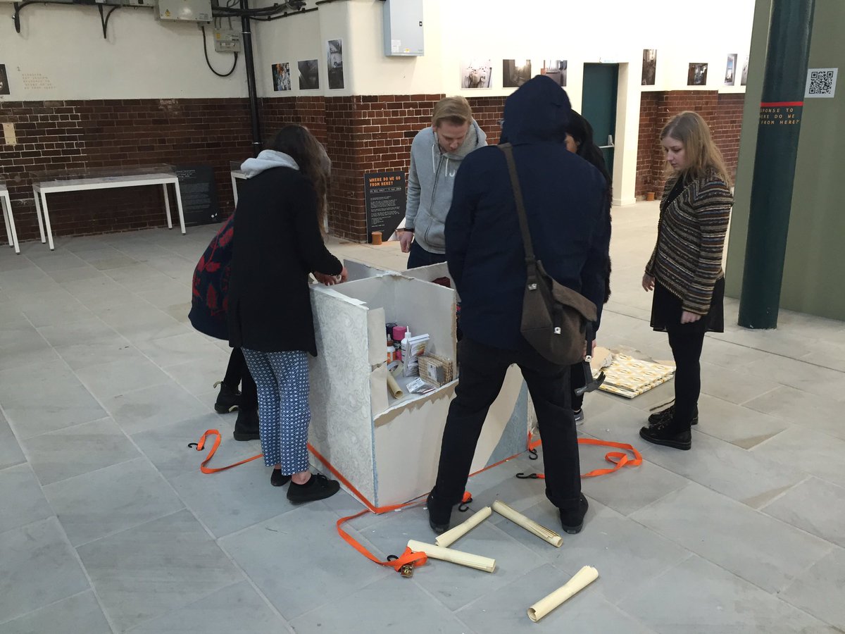 HackandHost's tweet image. Boom - it's open! A group of artist are currently occupying @TrinityMarket1 in #Hull as part of our #ArtistMakerSpace come down for a chat about contemporary #art and artist livelihoods! #Wheredowego @2017Hull @humberstgallery