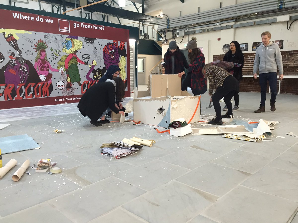 HackandHost's tweet image. Boom - it's open! A group of artist are currently occupying @TrinityMarket1 in #Hull as part of our #ArtistMakerSpace come down for a chat about contemporary #art and artist livelihoods! #Wheredowego @2017Hull @humberstgallery