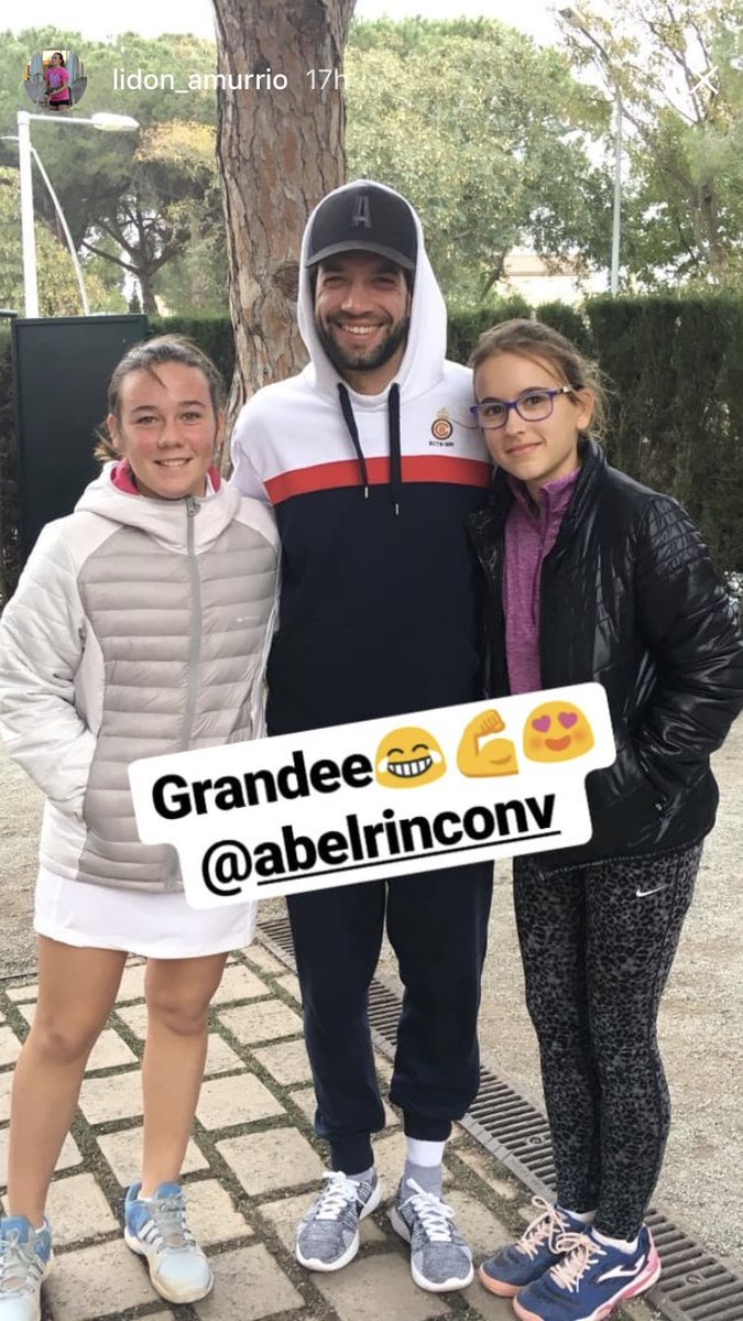 abelrinconv's tweet photo. Me encanta ver la cara de todos los que un día nos acompañasteis en #LaClaseBajaDelTenis y a día de hoy nos acompañáis con @TennisAid1 y con mis proyectos personales 💪🏻 #GoAFullOrGoHome https://t.co/6Tt4lQ8vhA