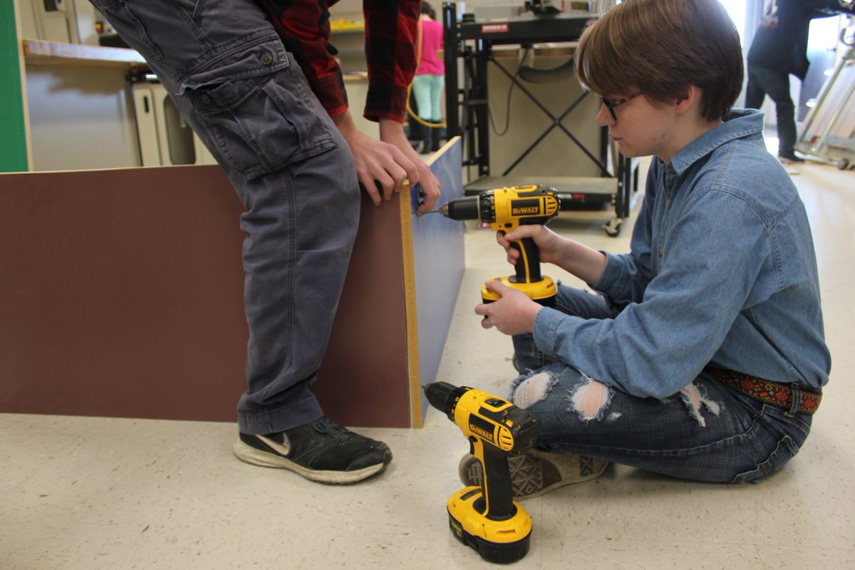 6542 had a very productive Kick-off day! #omgrobots #FIRSTPOWERUP