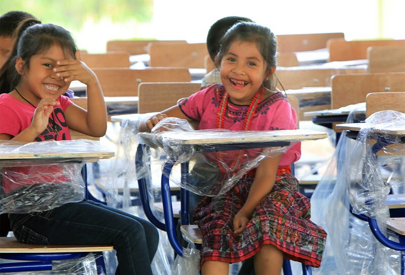 GuatemalaGob's tweet photo. #ParaServirte | Acción coordinada interministerial marcará el inicio de ciclo escolar 2018 este lunes 👦🏻👧🏻 https://t.co/M7xD0VEcSV https://t.co/SQfGYWly2W