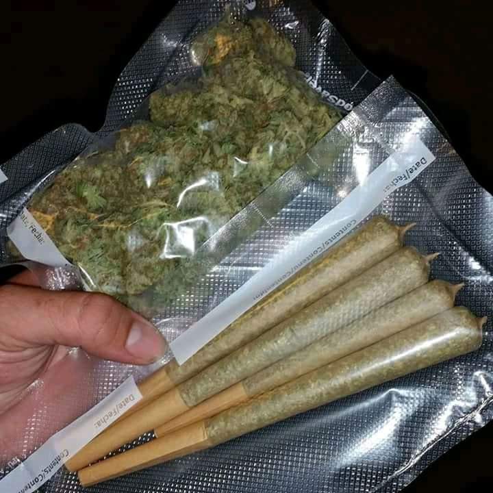 Billybopp007's tweet photo. @karmapolicebust @TheLoudBank @AmeriCannaBlunt @ArmyOfPotheads @haizydaze @EmeraldZoo @dankcreative @tripprrr @Hippie_of_Love @ISmokeIt Thank rick https://t.co/12Yw7a7GkH