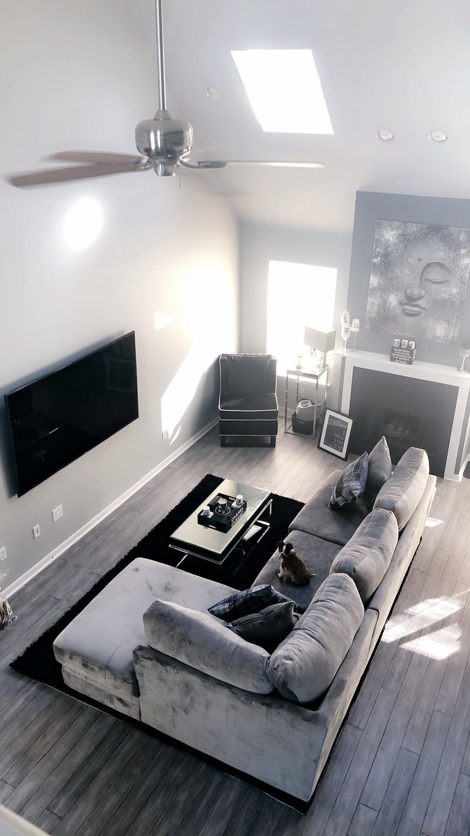 AshAlexiss's tweet photo. Home progress. Our main room is almost done 😍 https://t.co/1UyEGVfTBv