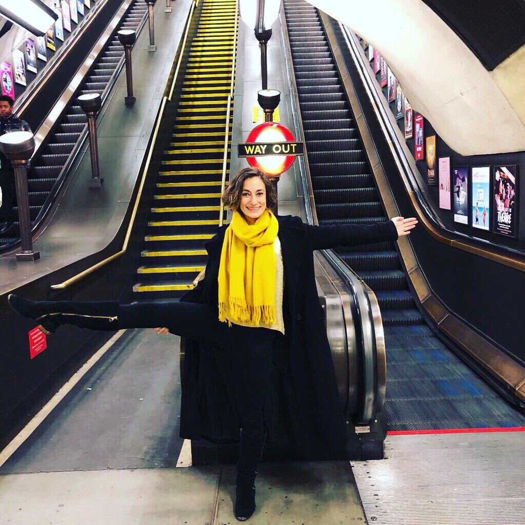 PathakYoga's tweet photo. This January do yoga no matter where and no matter what you wear with #pathakyoga #stjohnswood #tubeyoga #yoga #pathakyogalondon #officeyoga #wellbeing  #yogaeverywhere @ua_London_city https://t.co/Qmgs1ggUQO