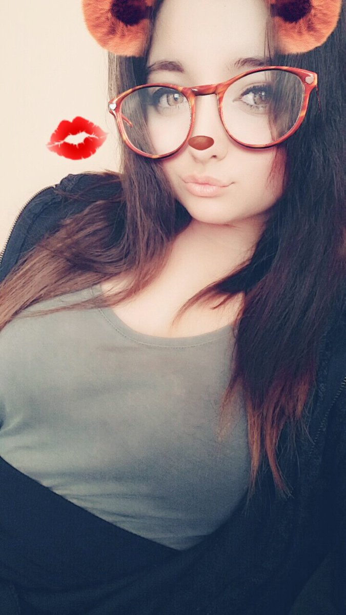 ItsSimeto's tweet image. Snapchat: monityy_666
add me 💀🌹