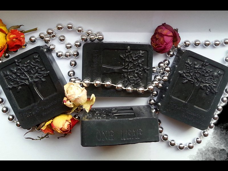 jabluszko520's tweet photo. #mydlo #wegielaktywny #czarnemydlo #blacksoap #black #soap #czarne #oczyszcza #rekodzielo #domowekosmetyki #kosmetyki #kosmetykinaturalne #natura #diy #nature #detoks #peeling #prezent https://t.co/mW5sOI5kaQ