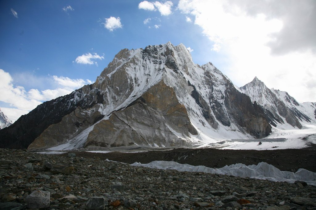 GilitBaltistan's tweet photo. At Concordia, the amphitheatre of 10 of the world's thirty greatest mountains
#GilgitBaltistan
source: #summitpost https://t.co/sV8hbnvNXZ