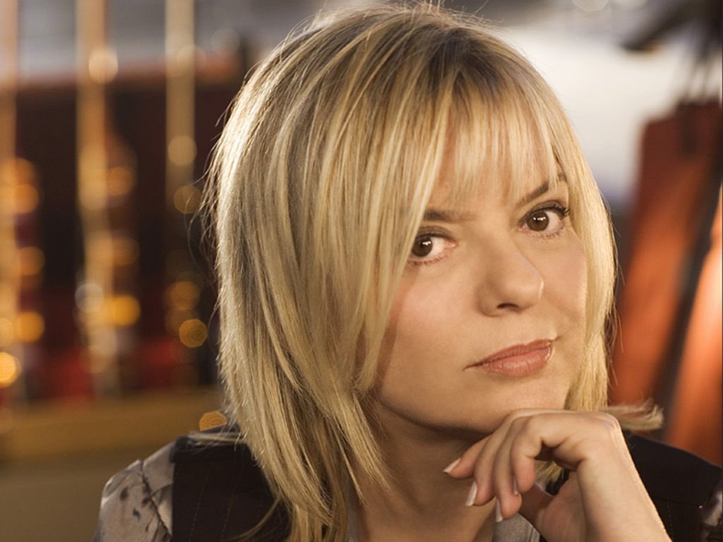 ThomasSotto's tweet photo. Ces artistes qui, sans qu’on les connaisse, font partie de nos vies. Ils s’en vont et emportent avec eux un petit bout de nous. Nous laissant à notre tristesse. Au revoir, France Gall. 😢 https://t.co/FFpvRIrQwr