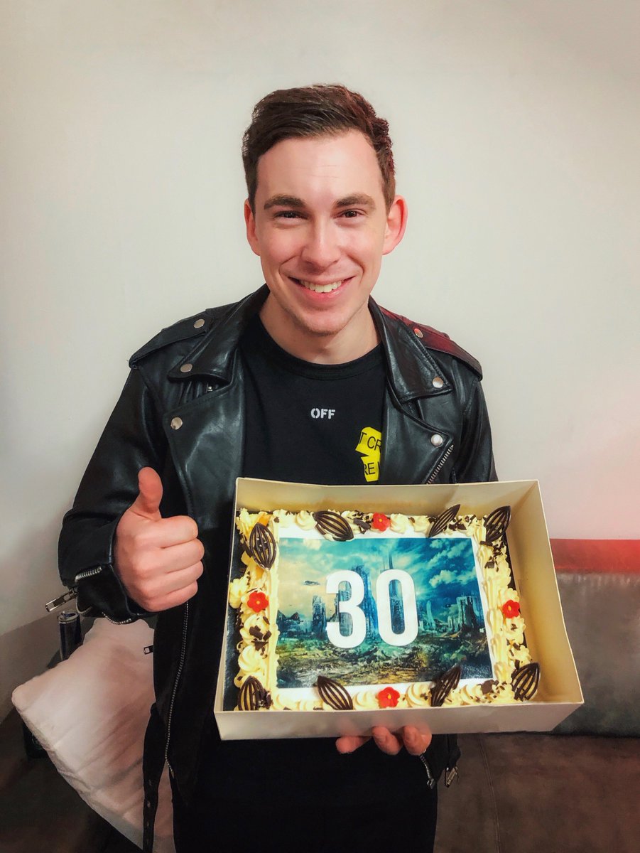 HARDWELL's tweet image. Thank you for all the birthday wishes! 🎂 🎉
