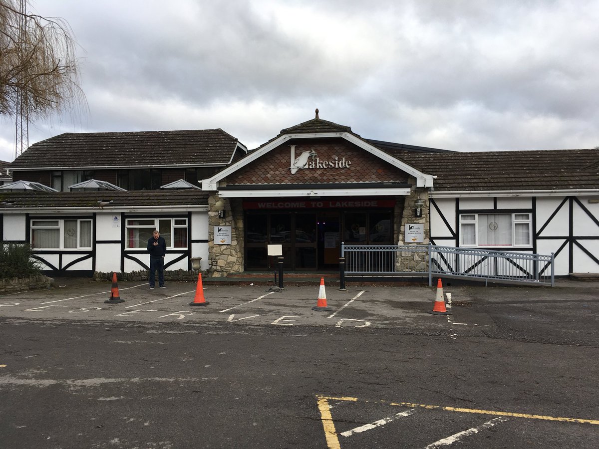 AdamCLines's tweet photo. Just arrived at #Lakeside2018 I feel like a new chapter in my life has begun #darts #leisurecomplex #dreamscancometrue https://t.co/ErBg6a2Gg6