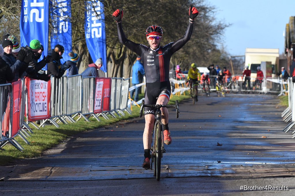 RenvaleRT's tweet photo. Winner chicken dinner! Team boss @steveF1james owns it at Ipswich National Trophy @RenvaleLtd @pactimo @PactimoEurope @TrekBikes @fizikofficial @ClifBar @crankbrothers @nuunhydration https://t.co/0yZ5R9GPzj