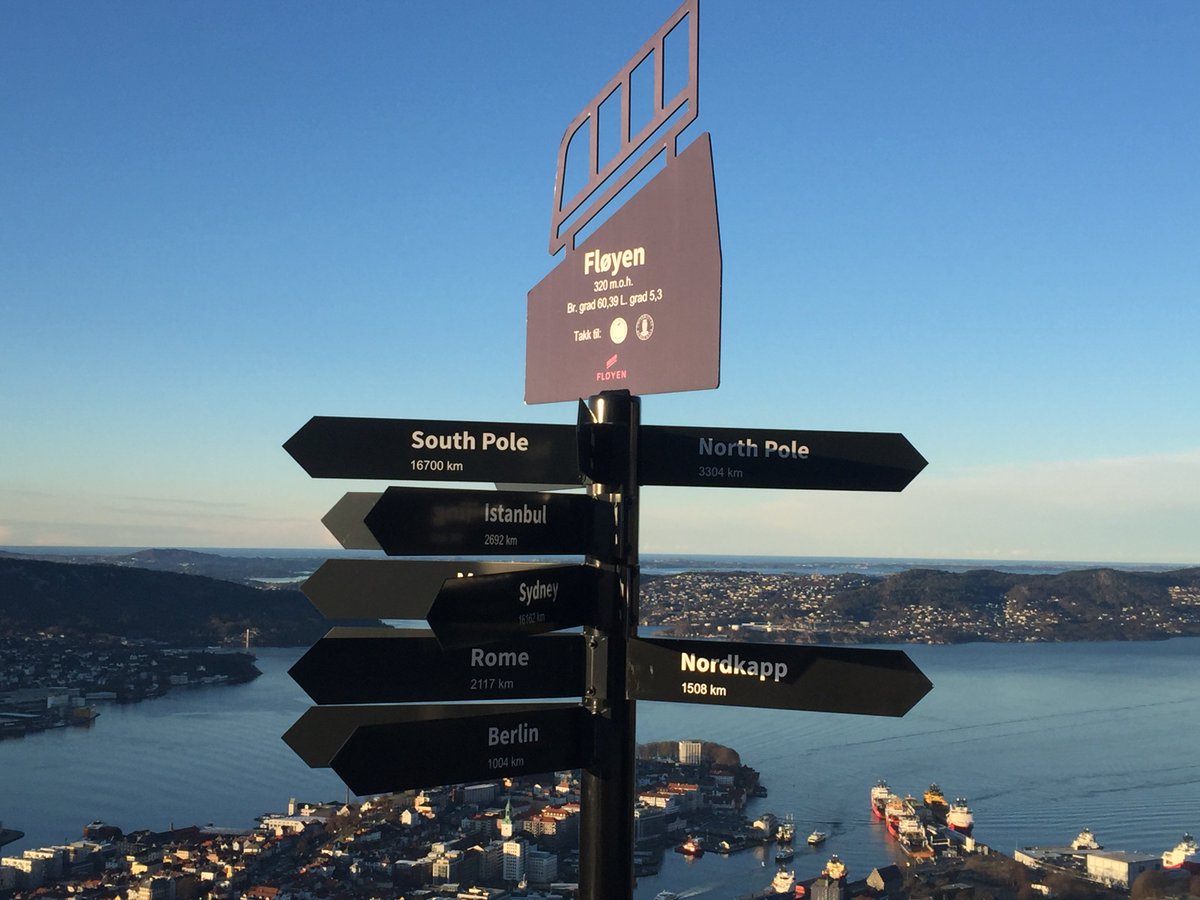 ChicagoPip's tweet photo. Helpful Sign post in Floyen 
#Floyen #bergen 🇳🇴 

https://t.co/HGFYIVEe1I

@VisitNorwayUK https://t.co/WQBFkTxENh