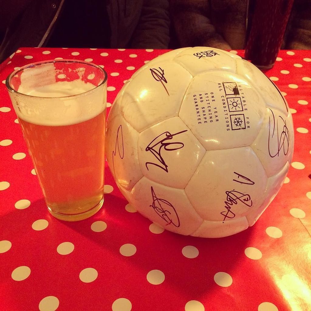 TopCornerMag's tweet photo. We came, we ran, we got knackered after 10 minutes and got the fuck out of there with an 8-5 win. Thanks to @nplh_zine for the kickabout! #football #eastlondon #parkthebus #crackingopenacoldone https://t.co/cr7P9mtJhB https://t.co/Rs01w5YOXK