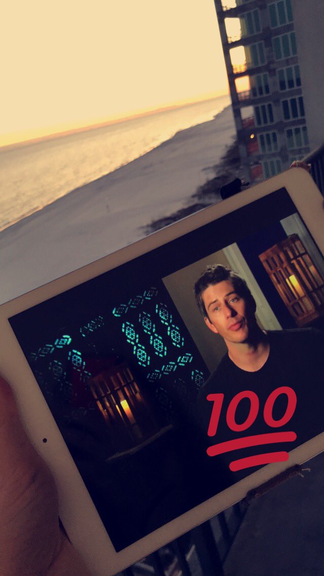 radiogirlcami's tweet image. need a break from the cold? ❄️ 
head to the beach 4 a mid-winter vacay (like i did) &amp;amp; take #Xfinity with you... 👍
18,000,000 hot spots nationwide! AND catch up on ur shows w. the #xfinitystreamapp 👍
What do ya think about the new #bachelor? (cute?) #xfinity #ad @BachelorABC