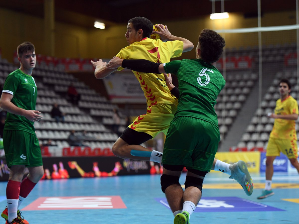 RFEBalonmano's tweet photo. 🏆 #CESA2018Galicia | Cataluña se lleva cinco oros del @CESA2018Galicia🥇🥇🥇🥇🥇 ¡Espectacular actuación! 😱👏
📰 https://t.co/qH1Pku98Aw https://t.co/XIVzEPPSCF