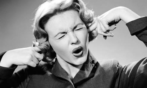 jokoanwar's tweet image. Pertama, ini harus dipahami dulu:
menulis skenario sama seperti menyanyi. Banyak yang pede bisa nyanyi padahal fals. 

Seperti menyanyi, yang ingin jadi penulis skenario akan lebih gampang kalau punya bakat. Tapi, seperti menyanyi, menulis skenario bisa dipelajari.