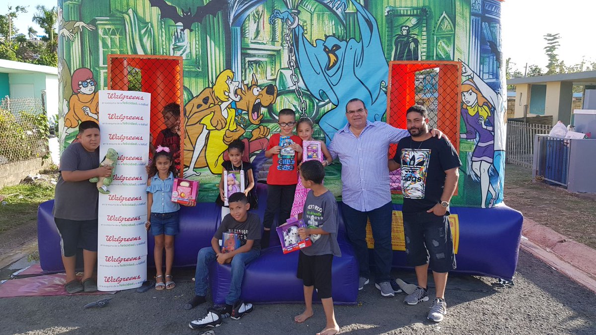 ndelvalle2016's tweet photo. Ayer llevando juguetes a los niños de mi Distrito!!! https://t.co/hOrXbtqo8o
