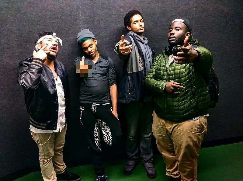 3rdaxisradio's tweet photo. Big Shout out to @Dj_Kojix and Reggie, founder of @sacredsunoil for helping us start off #2018 right! #3rdaxisradio https://t.co/UPcwpt8qpn