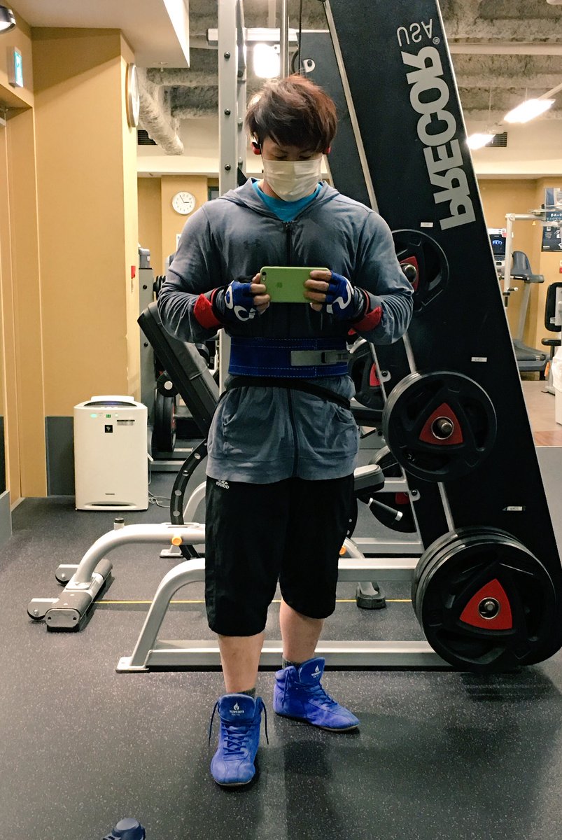 トイキン ぼくニコライ Twitterren 肩前と肩横メイン ミリタリープレス フロントレイズ サイドレイズ ケーブルアップライトローイング ケーブルサイドレイズ ケーブルクロスオーバー シーデッドカーフレイズ ケーブルアブドミナルクランチ