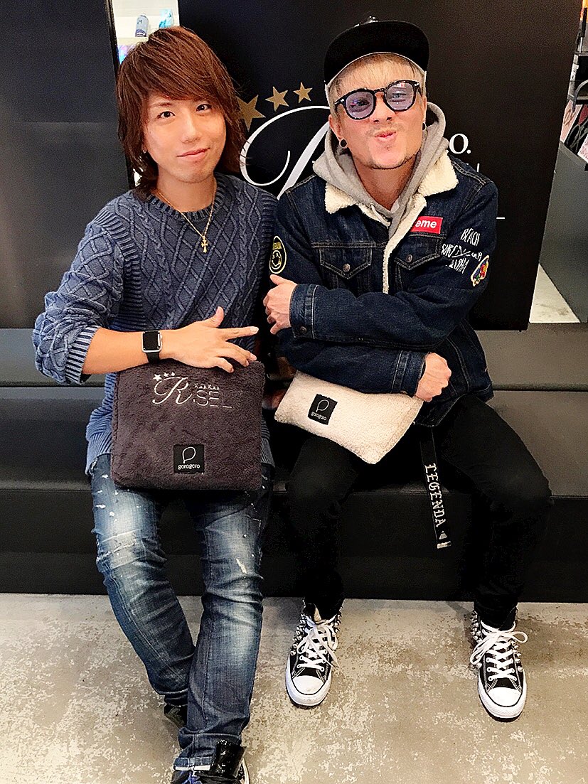 Vaice Kazu Ar Twitter 田中聖さん ハイブリッドカラーでトーンのホワイトベージュ 根本に少し黒を残したナチュラルグラデーション 今日も素敵な笑顔ありがとうございます T Co Afcdpbf5hx Twitter Vaice Kazu Ar Twitter 田中聖さん ハイブリッドカラーでトーンのホワイトベージュ 根本に少し黒を残したナチュラルグラデーション 今日も素敵な笑顔ありがとうございます T Co Afcdpbf5hx Twitter