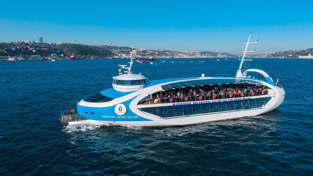 hilmiturkmen34's tweet photo. Üsküdar, deniz, boğaz, Valide Sultan ne kadar da yakıştı https://t.co/eCdzwBfhUl