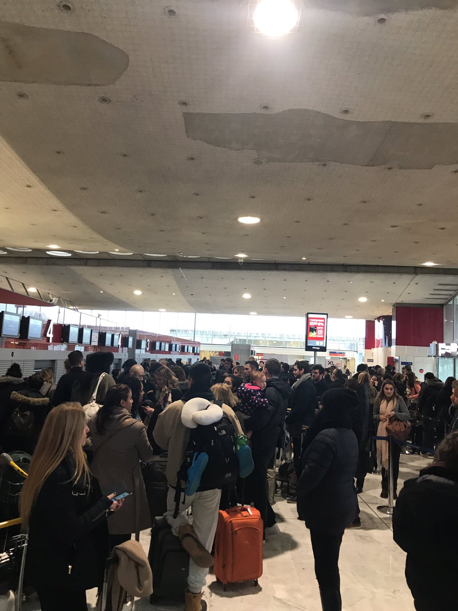 janemzhu's tweet image. Update: Hours of waiting, @XLAIRWAYSFRANCE says no guarantee of departure. Could be "a few days." No partner airlines and no flights out of neighboring cities. TRAPPED