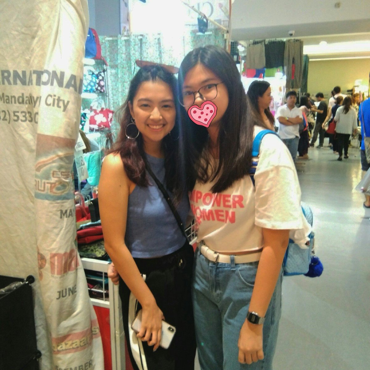 jasmnq's tweet photo. with my parents 🤔💜 i love you @ReiGermar 💜 https://t.co/vzsIyrqW3G