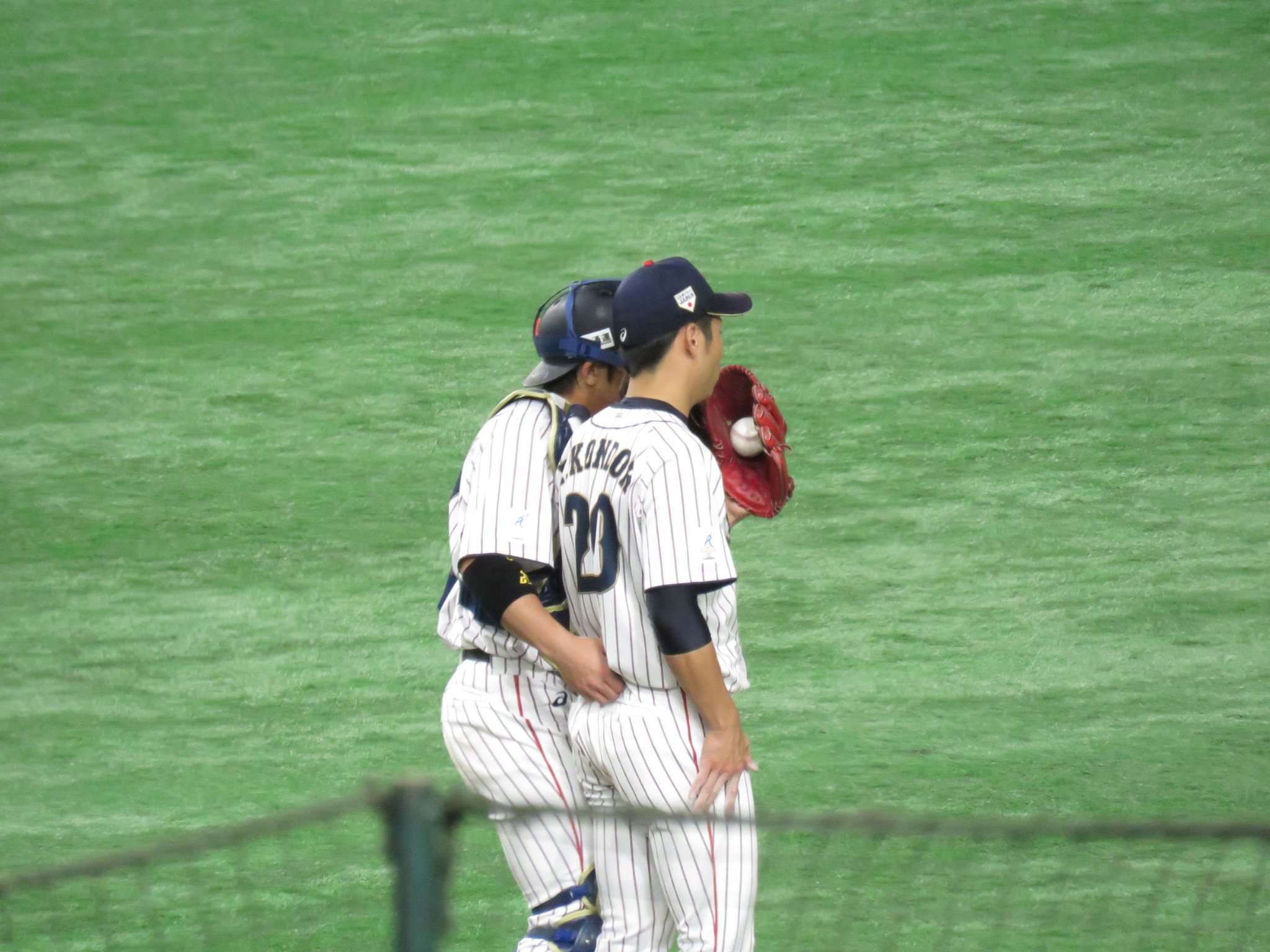 きゃの 17 11 16 距離が近いで有名な甲斐選手は侍ジャパンでも健在 甲斐拓也 侍ジャパン T Co Bln4h8a7es Twitter