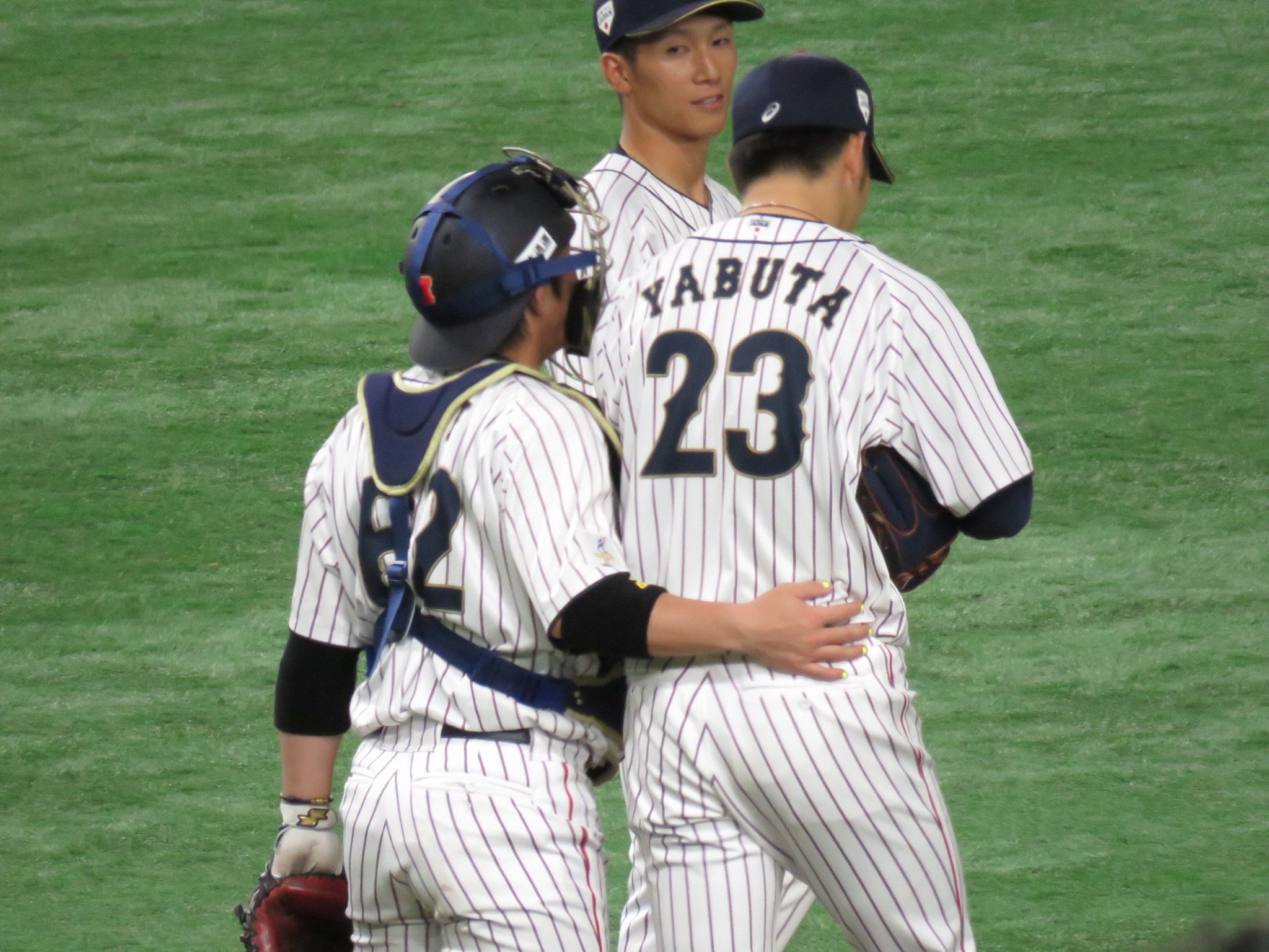 きゃの 17 11 16 距離が近いで有名な甲斐選手は侍ジャパンでも健在 甲斐拓也 侍ジャパン T Co Bln4h8a7es Twitter