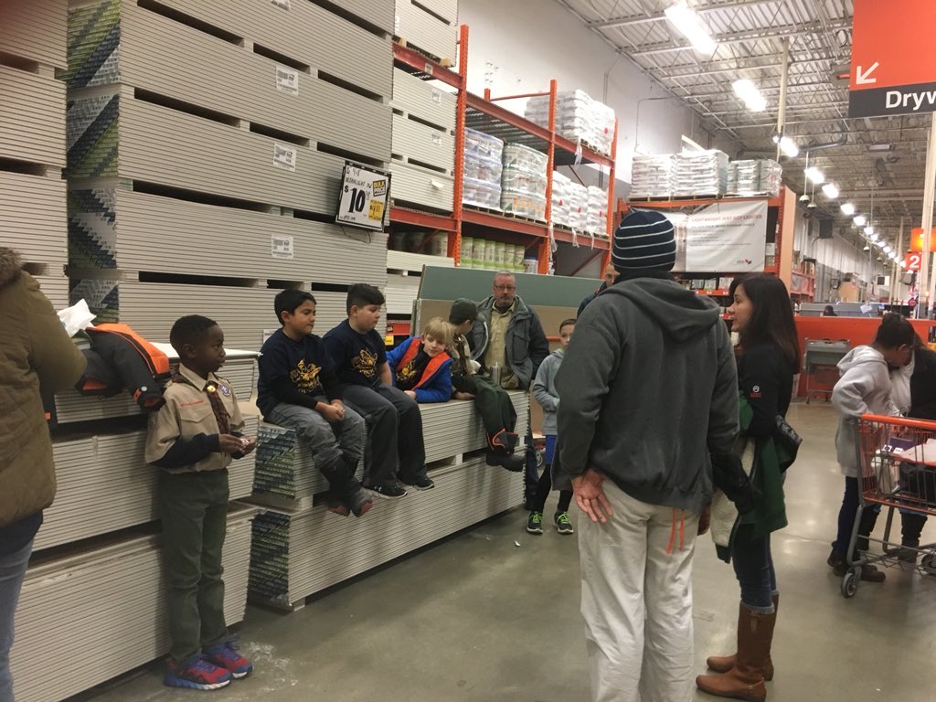 Taraglienke's tweet photo. Miguel and Michael giving tour to Manassas Boy Scouts Troop, Love to educate are future leaders of tomorrow and giving back to the local community @VicTHD4607 @kattyniner @MAEngagement #D34Pride https://t.co/JKs0QVdyW8