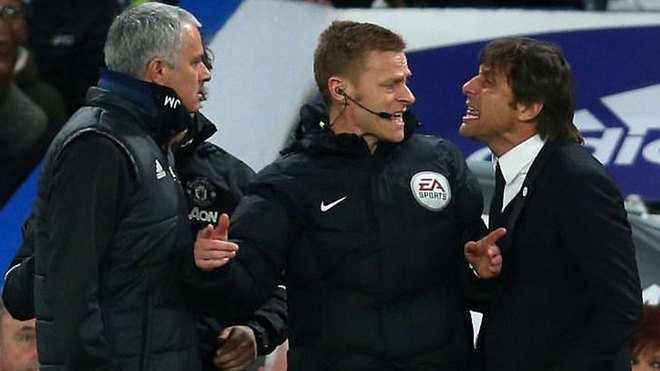 FutbolModerno's tweet photo. Conte  a Mourinho: "Tienes demencia senil cuando te olvidas de lo que hiciste"

Mourinho  a Conte: "A mí nunca me suspenderán por amañar partidos"

¡Upss! https://t.co/3l3vAGSZjz