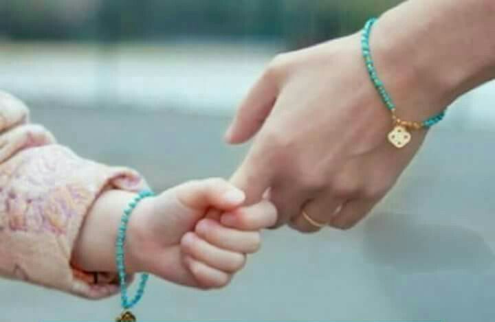 کیوں نہیں ہے۔۔۔
❤ ۔۔۔۔۔۔ ماں ۔۔۔۔۔۔ ❤
ساری دنیا تیرے جیسی۔۔۔!