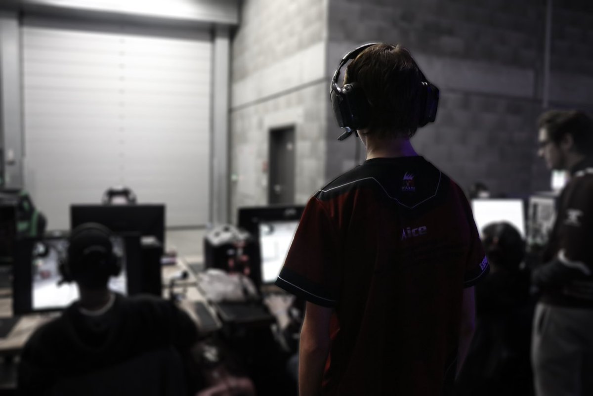 insanegamingch's tweet photo. The @EEventLAN is sadly over 😭

We all had our fun and are already excited for the next LAN !!! 😃

#staytuned https://t.co/grmUYrd6j5