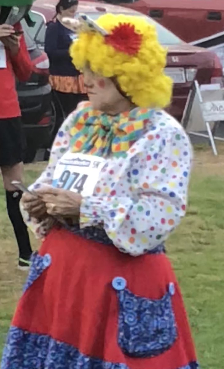 JeffMacke's tweet photo. Unexpected 5k! I’m hoping to beat Marvin the Martian and Grandma Clown. Tbh the Juicing Luchador seems to be on a whole different level. #SDResolutionRun https://t.co/KW7K4LHTw0